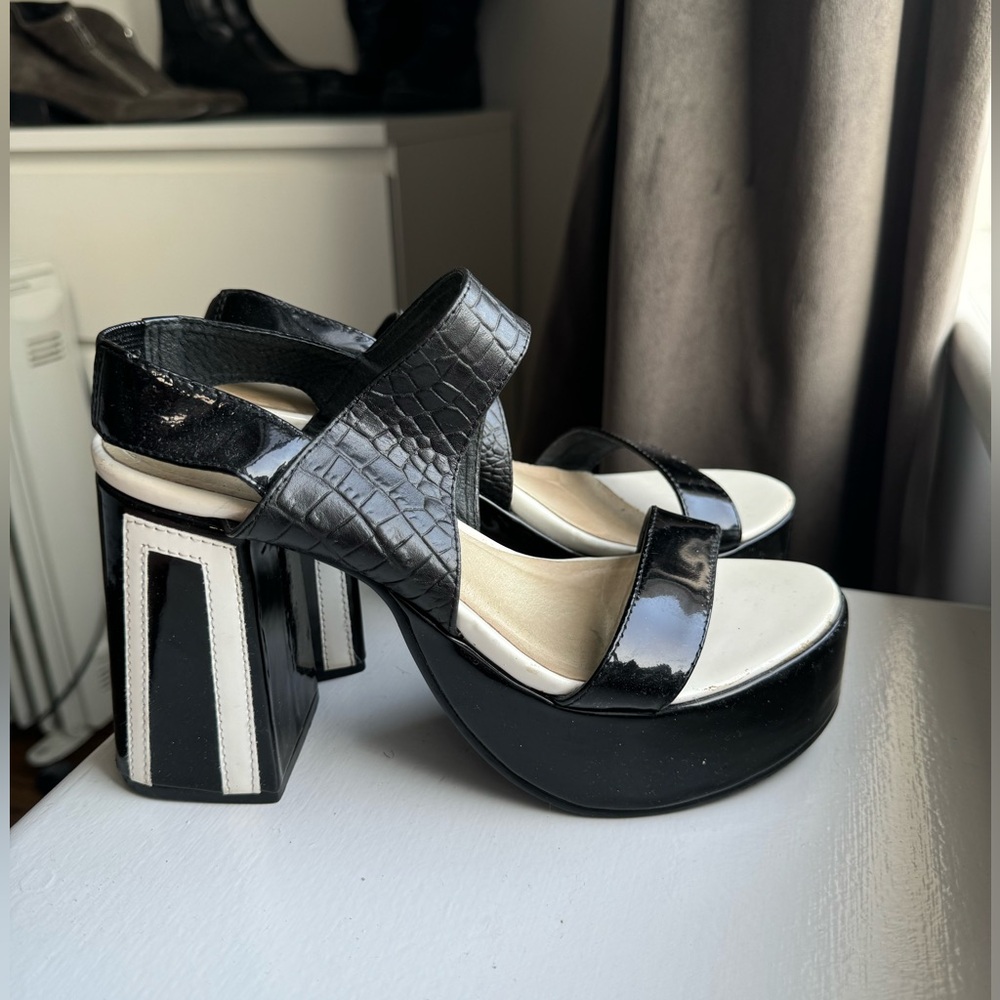 Uruguayan Platform Heels, disco vibes!
